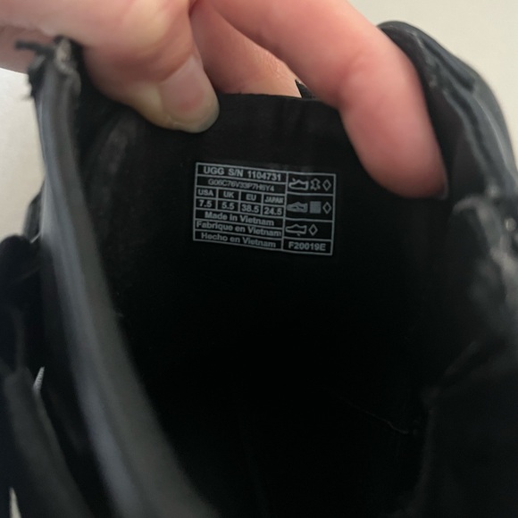 UGG Noe Combat Lace Up Boots Black- size 7.5 - Picture 7 of 10